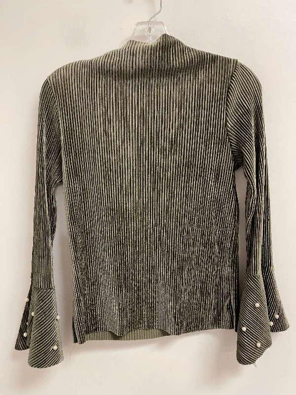 Top Long Sleeve By Clothes Mentor In Green, Size: S